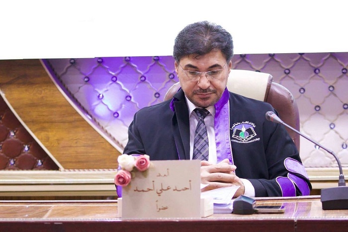 تدريسي يُشارك في لجنة مناقشة رسالة ماجستير